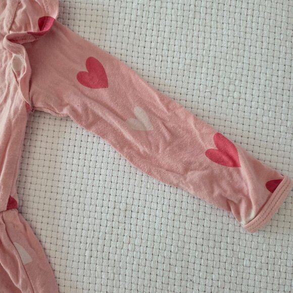 💖 Kyte Baby Twirl Onesie + Bib | Pink Hearts | 6–12 Months - Picture 4 of 15